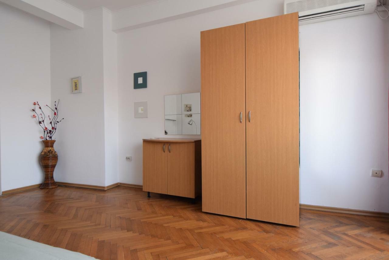 Resedinta Lui Calin - Downtown Park Cismigiu Apartment บูคาเรสต์ ภายนอก รูปภาพ