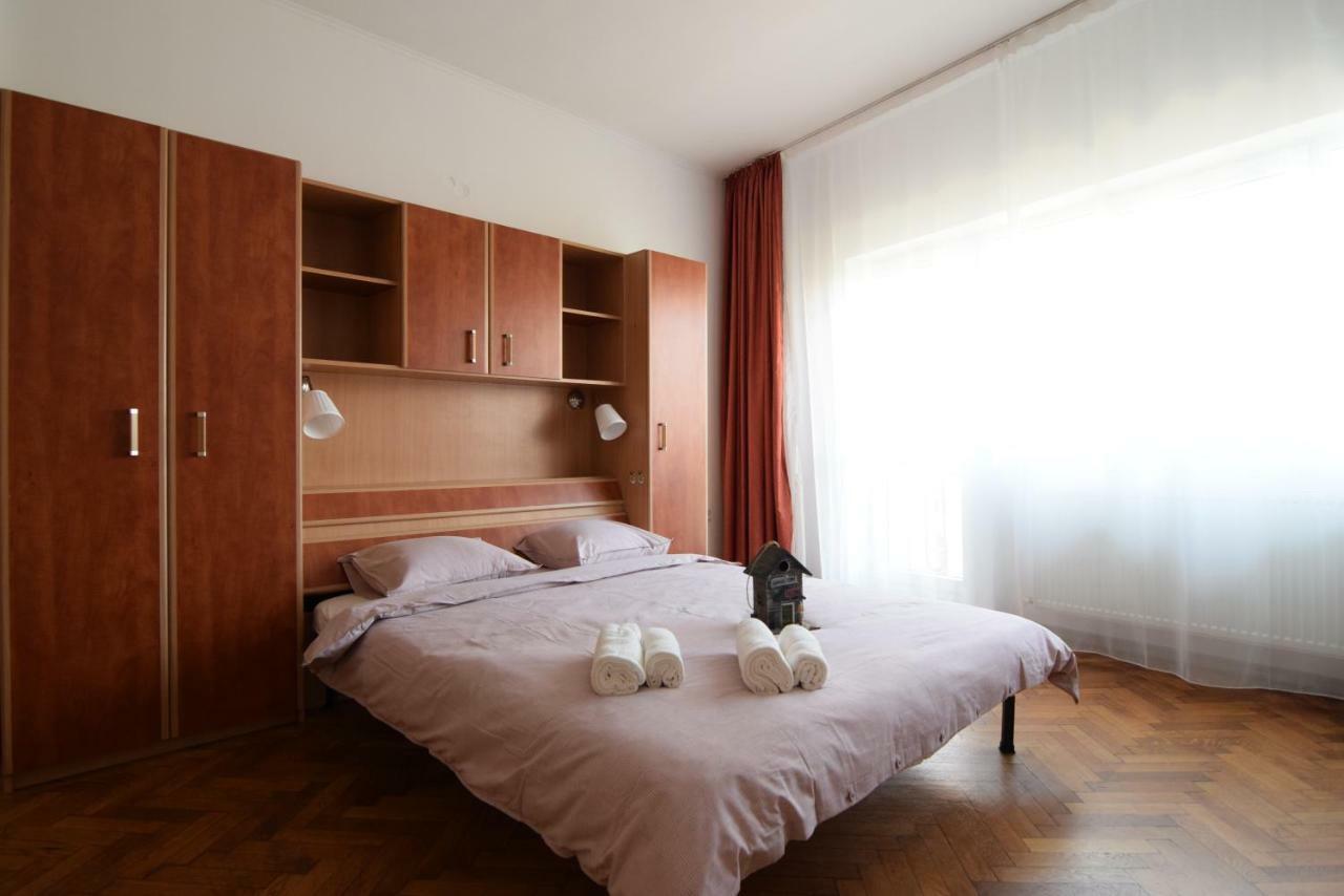 Resedinta Lui Calin - Downtown Park Cismigiu Apartment บูคาเรสต์ ภายนอก รูปภาพ