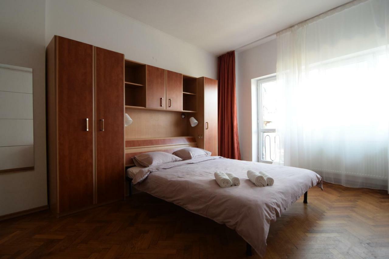 Resedinta Lui Calin - Downtown Park Cismigiu Apartment บูคาเรสต์ ภายนอก รูปภาพ
