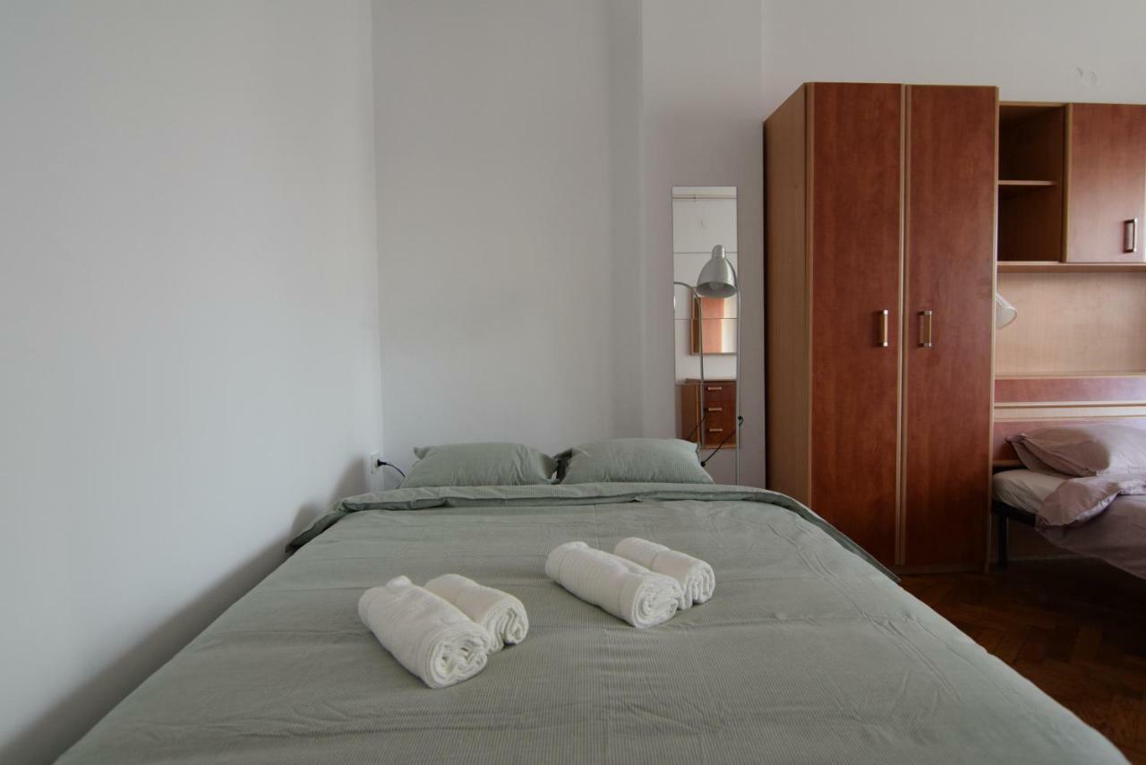 Resedinta Lui Calin - Downtown Park Cismigiu Apartment บูคาเรสต์ ภายนอก รูปภาพ
