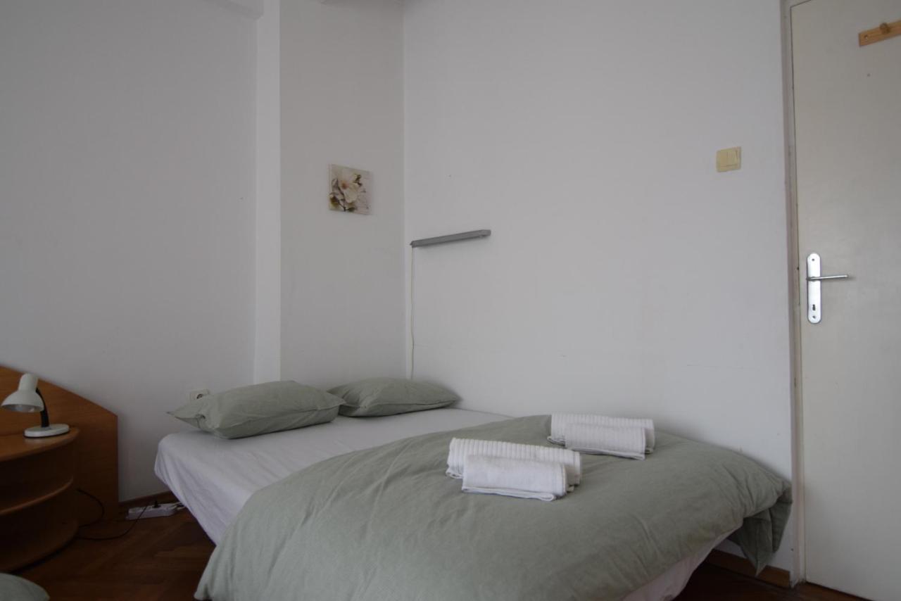 Resedinta Lui Calin - Downtown Park Cismigiu Apartment บูคาเรสต์ ภายนอก รูปภาพ