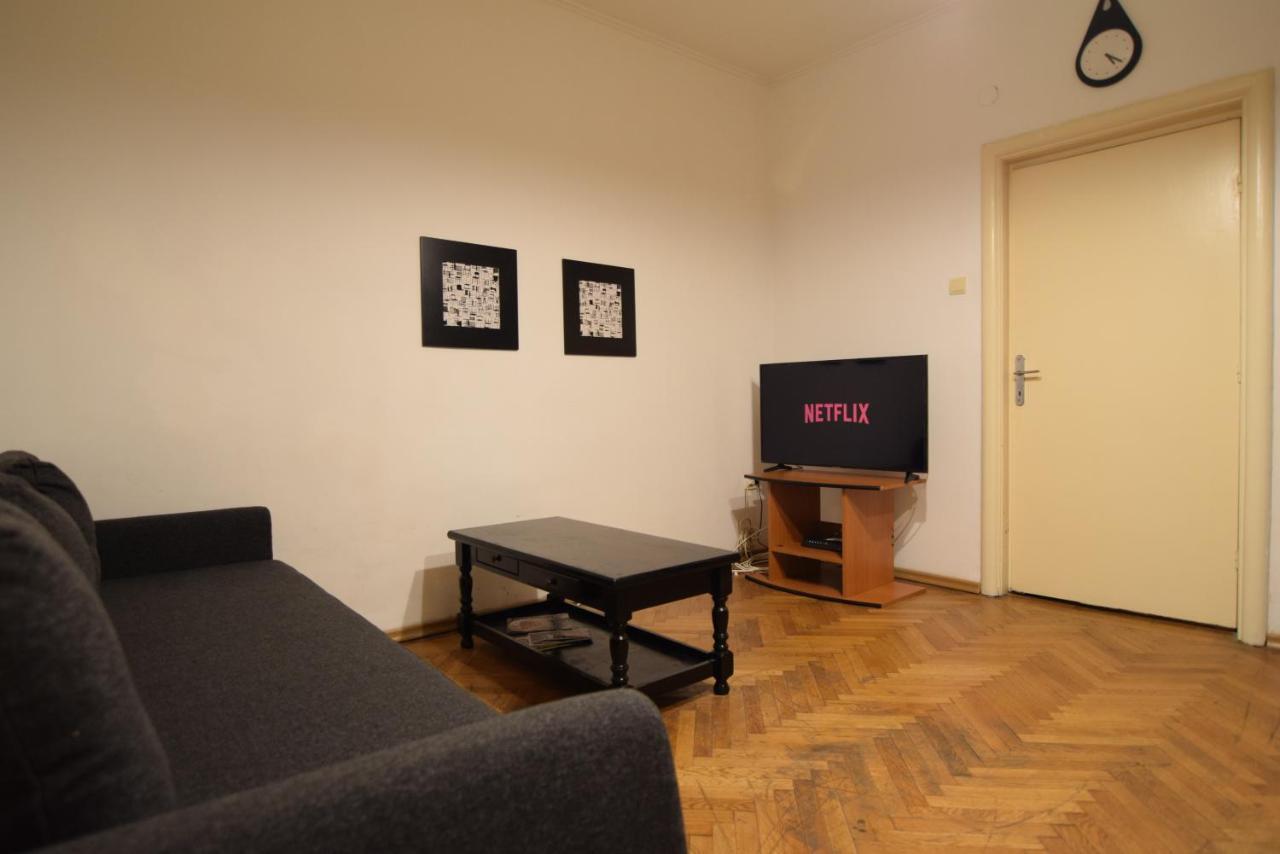 Resedinta Lui Calin - Downtown Park Cismigiu Apartment บูคาเรสต์ ภายนอก รูปภาพ